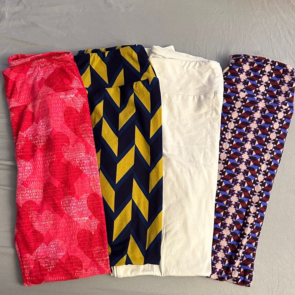 4 NEW pairs of LuLaRoe Leggings!